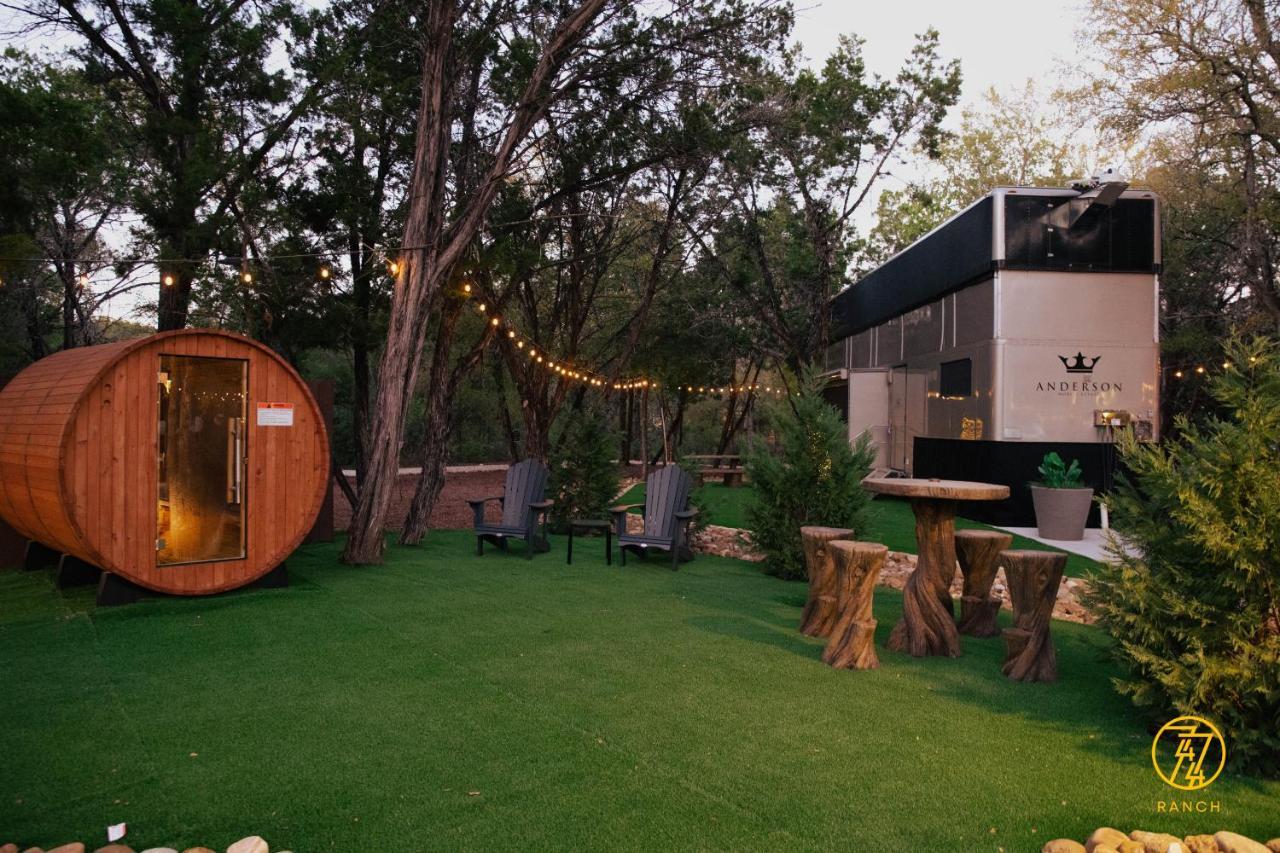 7744 Ranch Glamping Resort Austin Exteriér fotografie